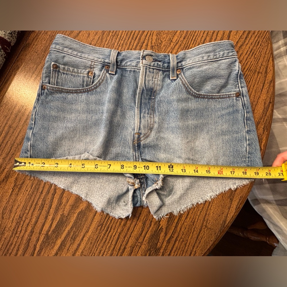 Levi’s women’s denim short W30 - Picture 9 of 15